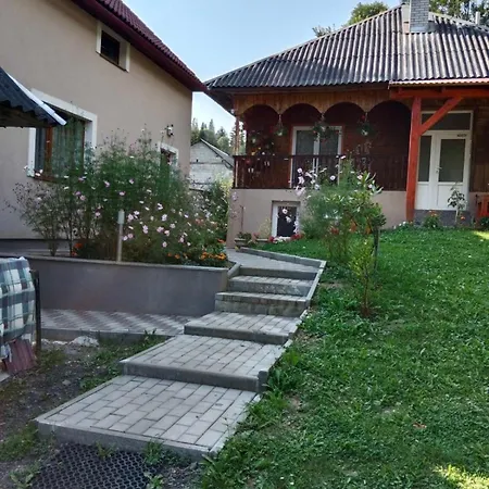 بيت للعطل House بودوبوفيست